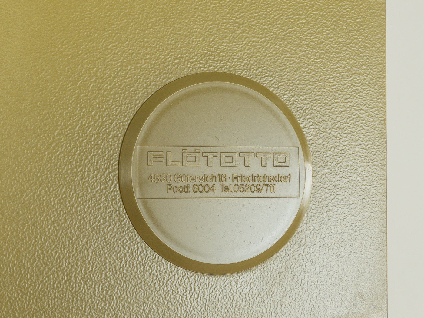 Flötotto wardrobe