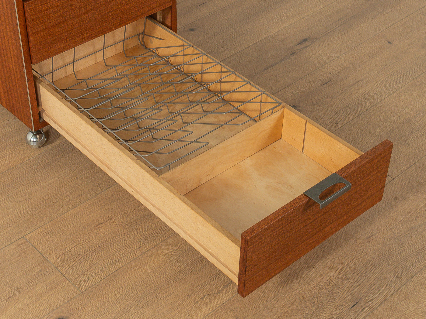 Roller container, Herbert Hirche, Holzäpfel