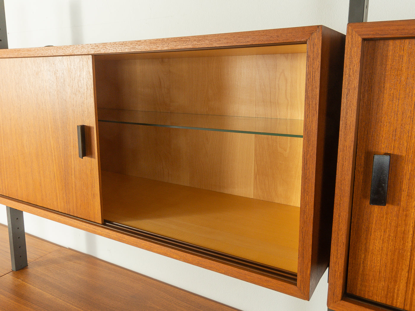 1960s Shelving system, Olof Pira