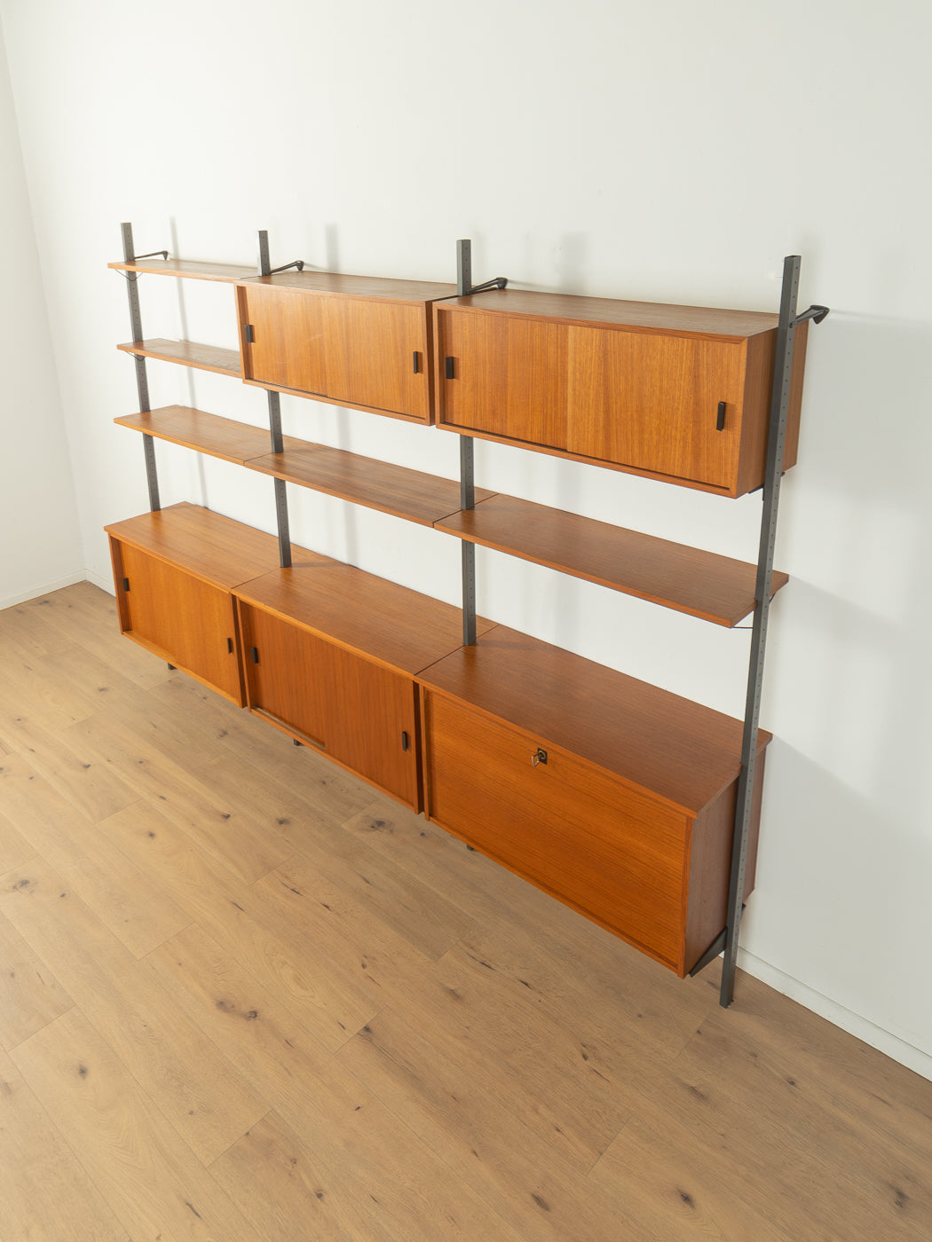 1960s Shelving system, Olof Pira