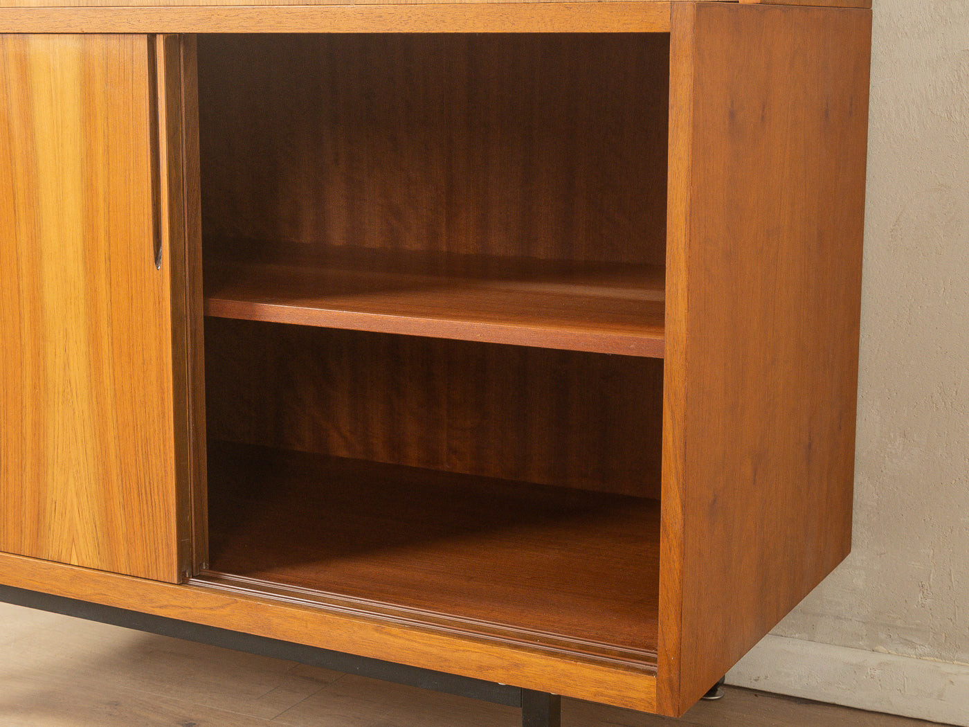 1950s Bureau