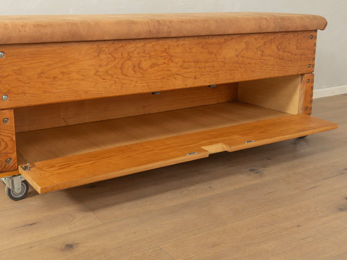 Einzigartiger Sprungkasten