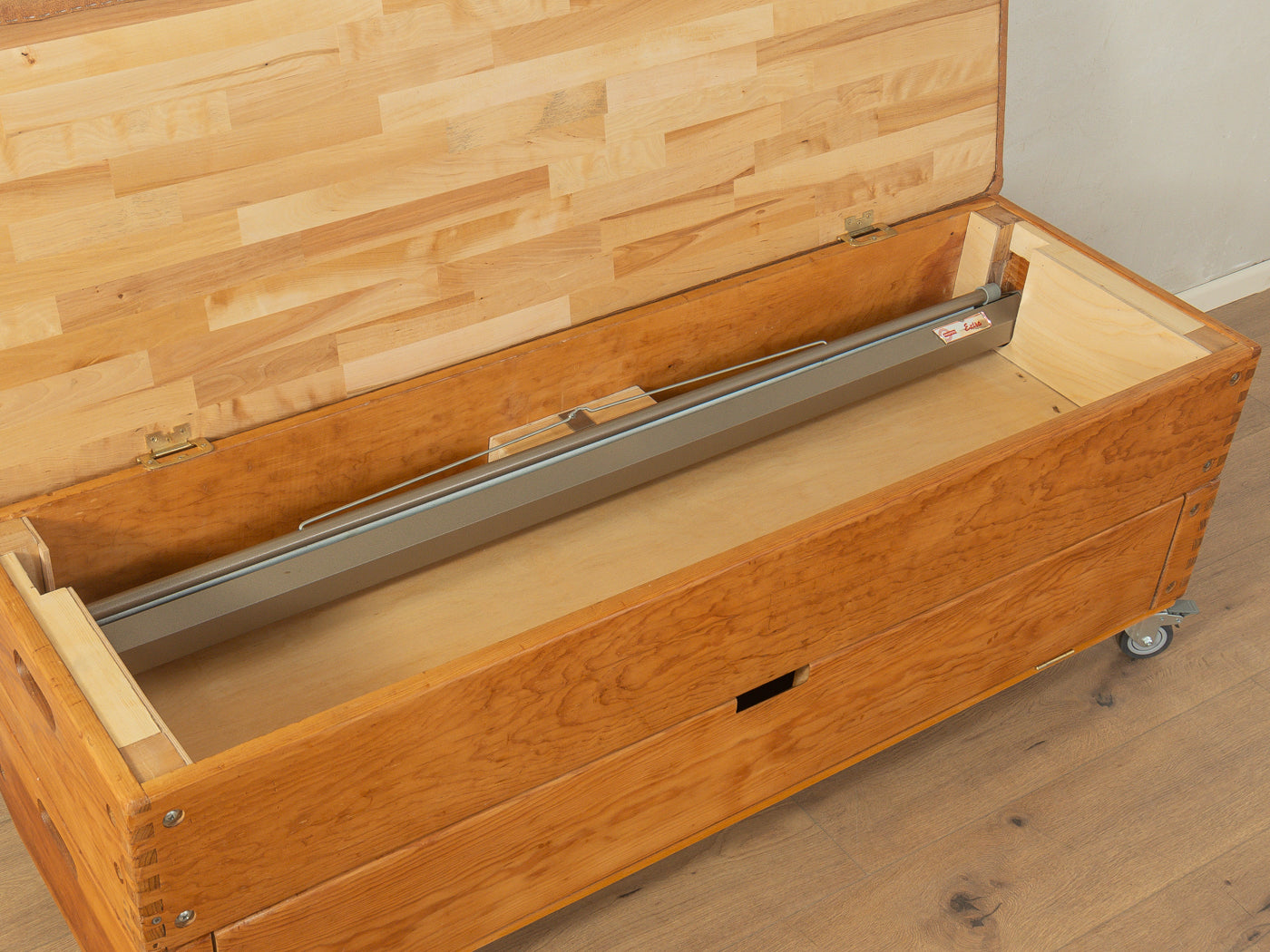 Einzigartiger Sprungkasten