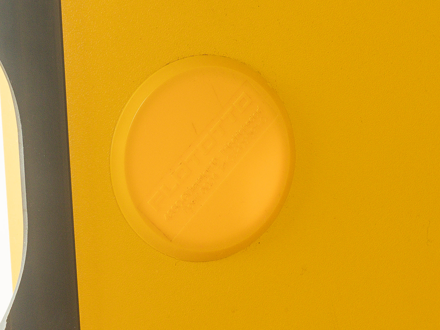 Flötotto Kleiderschrank