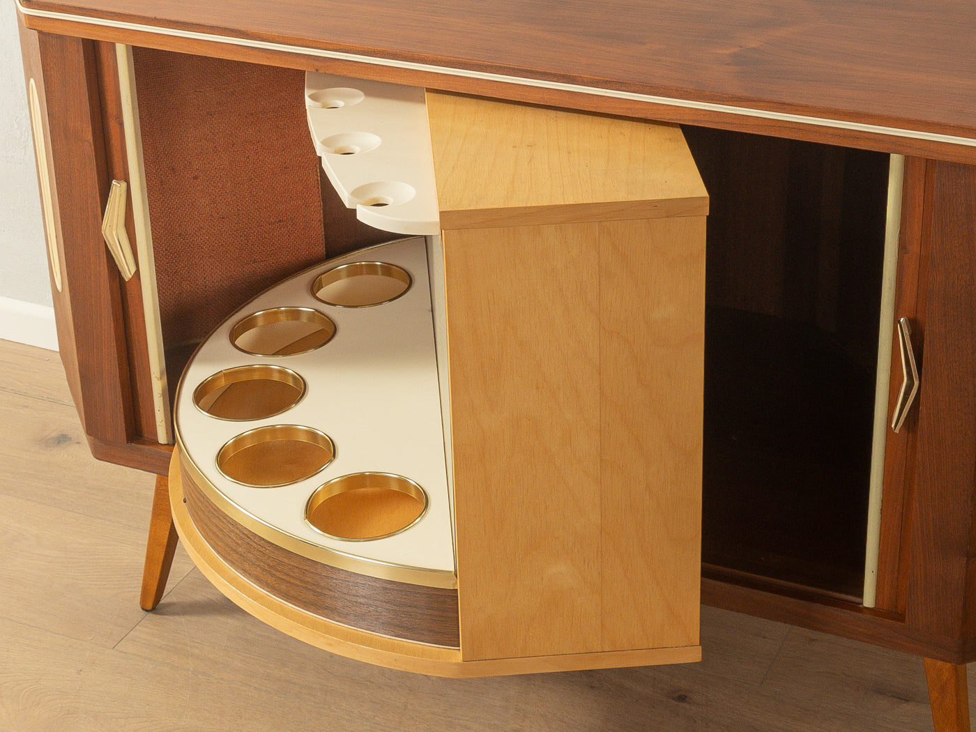 1950er Jahre Barschrank