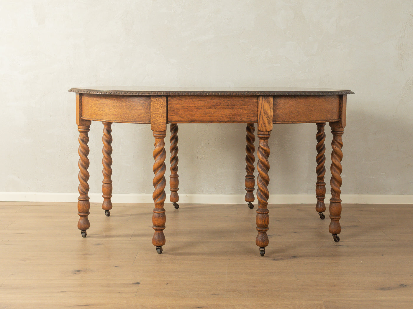 Victorian dining table, circa 1840