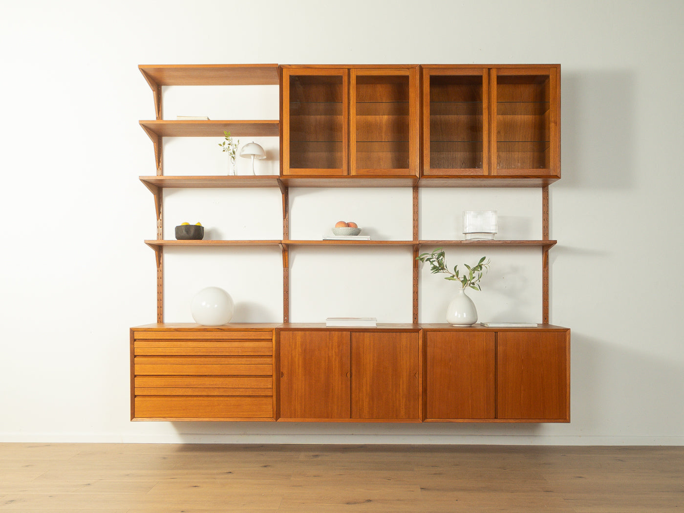 ガウディ　(ババショー版) 1960s Wall unit, Poul Cadovius – MCF Select
