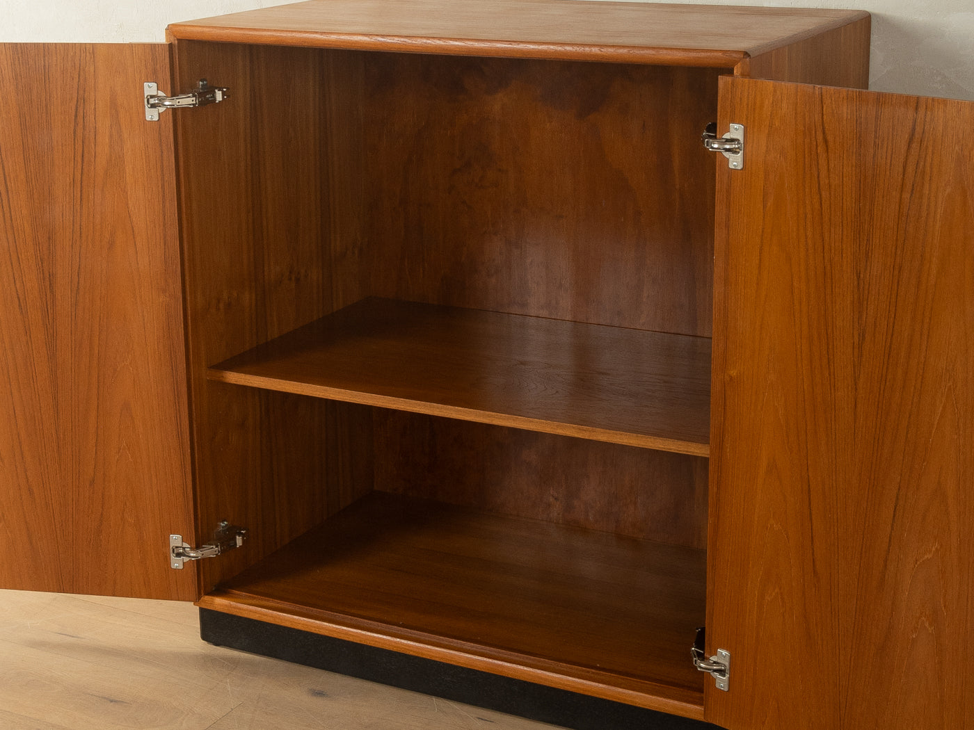 1960er Jahre TV-Kommode