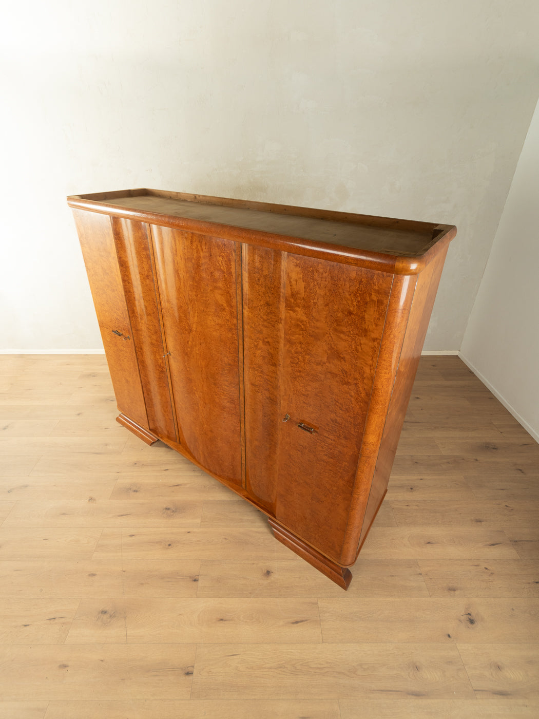 Art déco Kleiderschrank