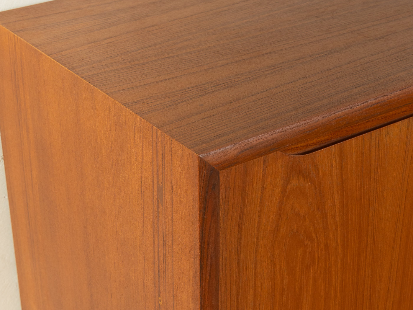 1960s chest of drawers