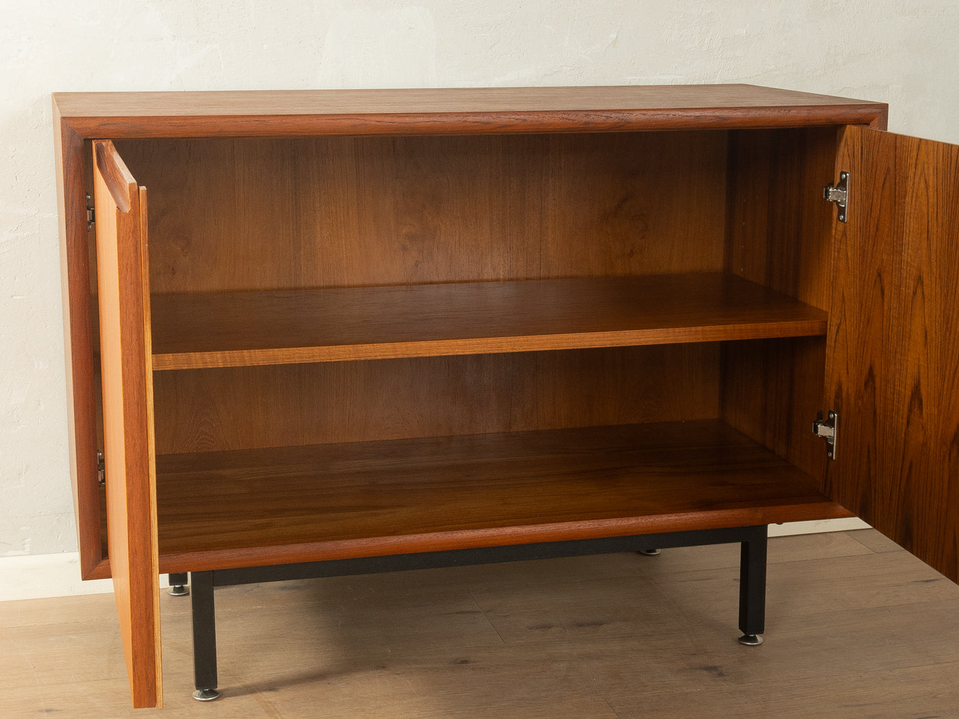 1960s chest of drawers
