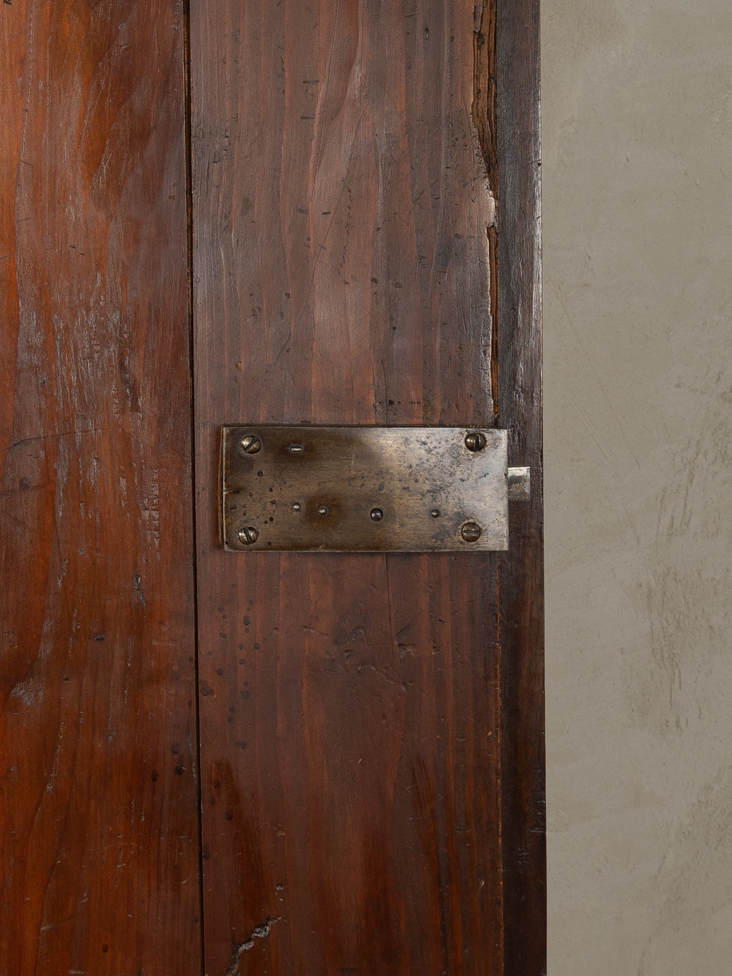 Barocker Kleiderschrank aus Nussholz, um 1760
