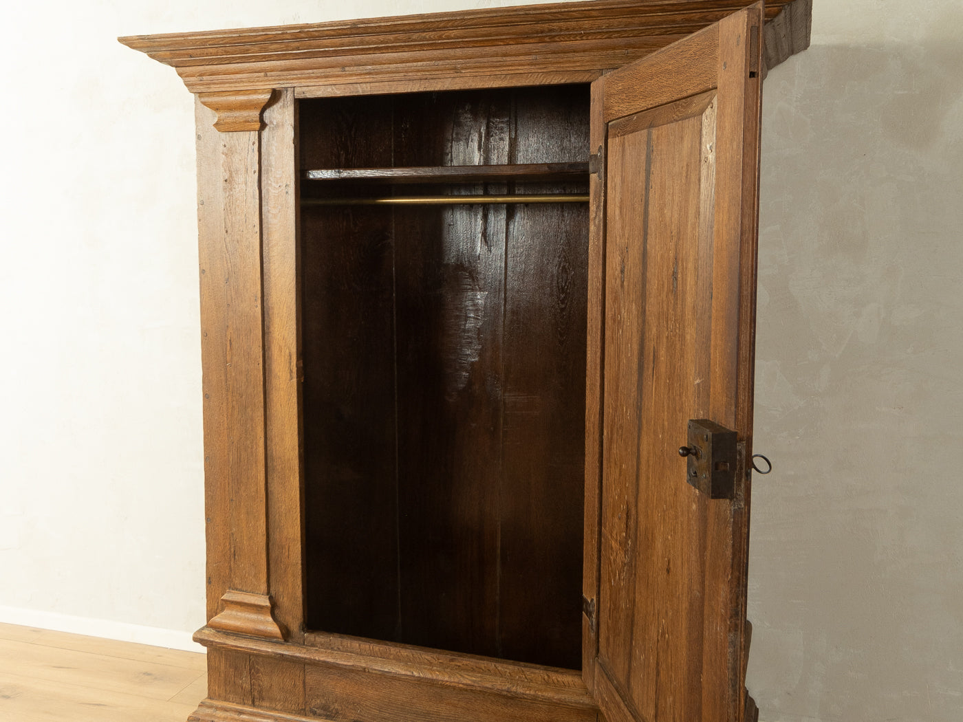 Antiker Schrank, vor 1900 - Bild 5