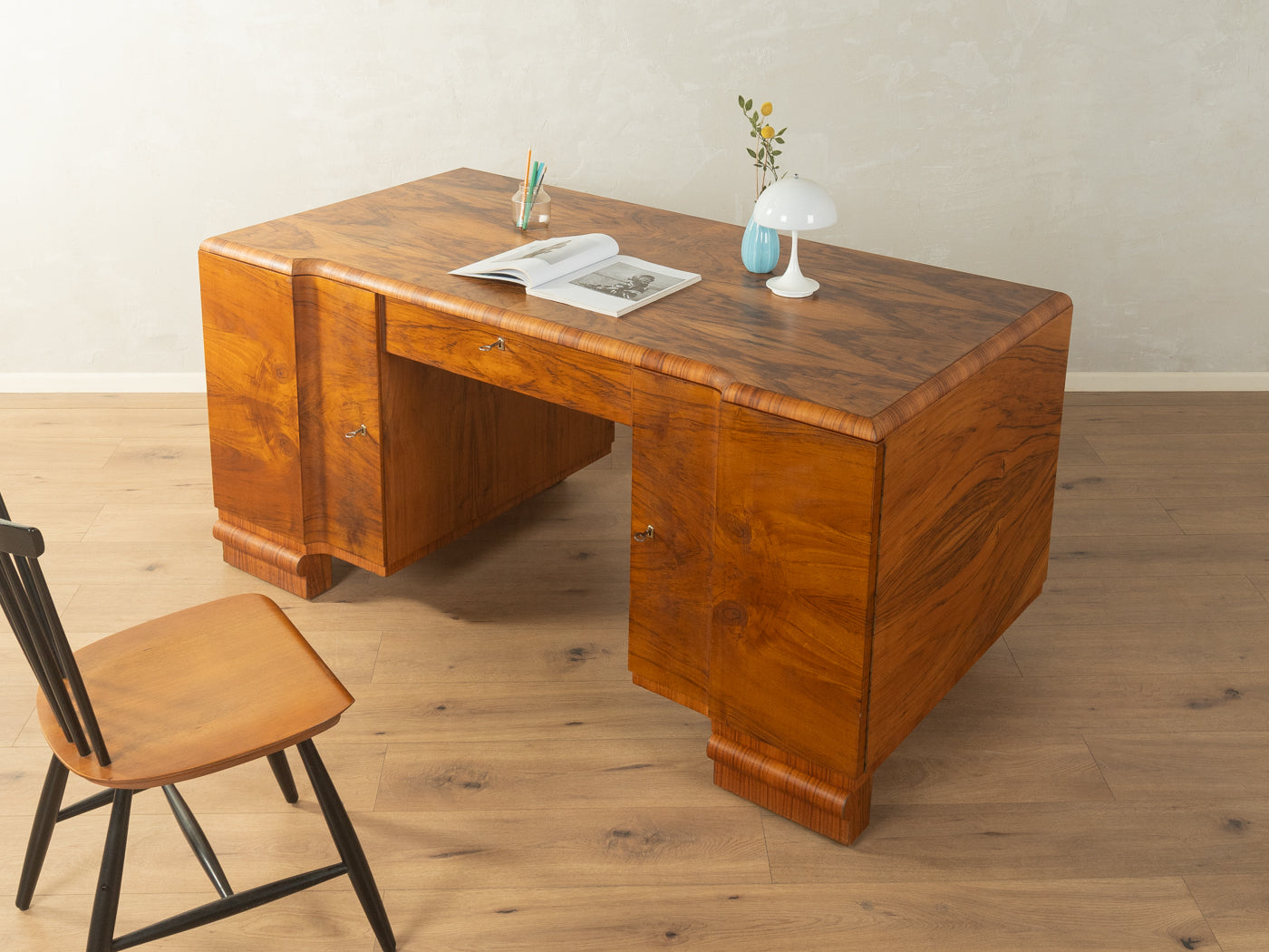 アンティーク　変形デスク 1930s Art Deco Walnut Desk | MCF | MCF Select