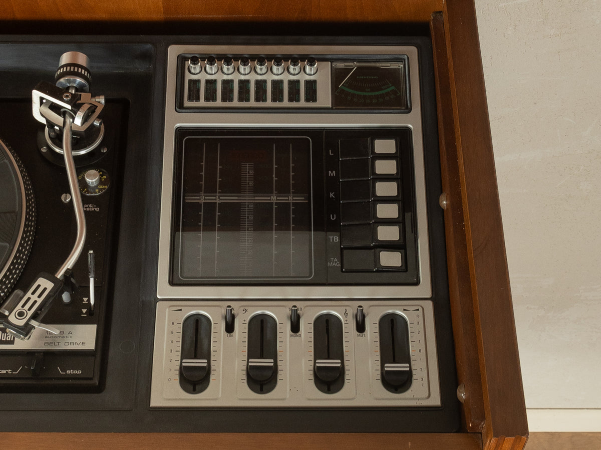 Space Age Rosita music cabinet, Dual turntable