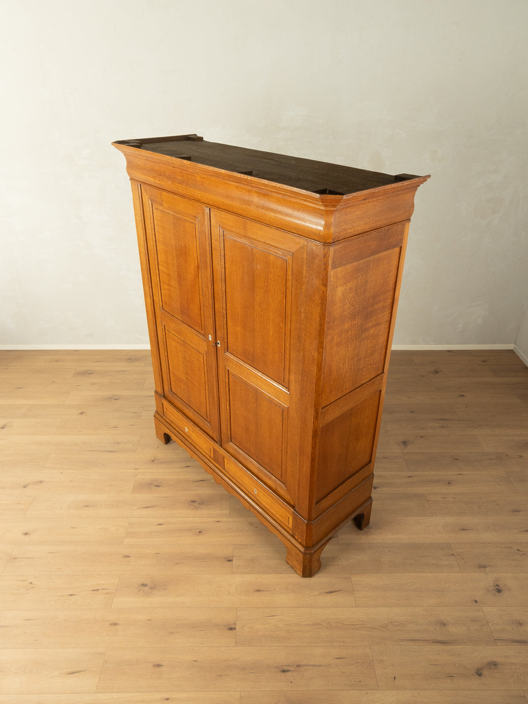 Antiker Kleiderschrank aus Eichenholz - Bild 4