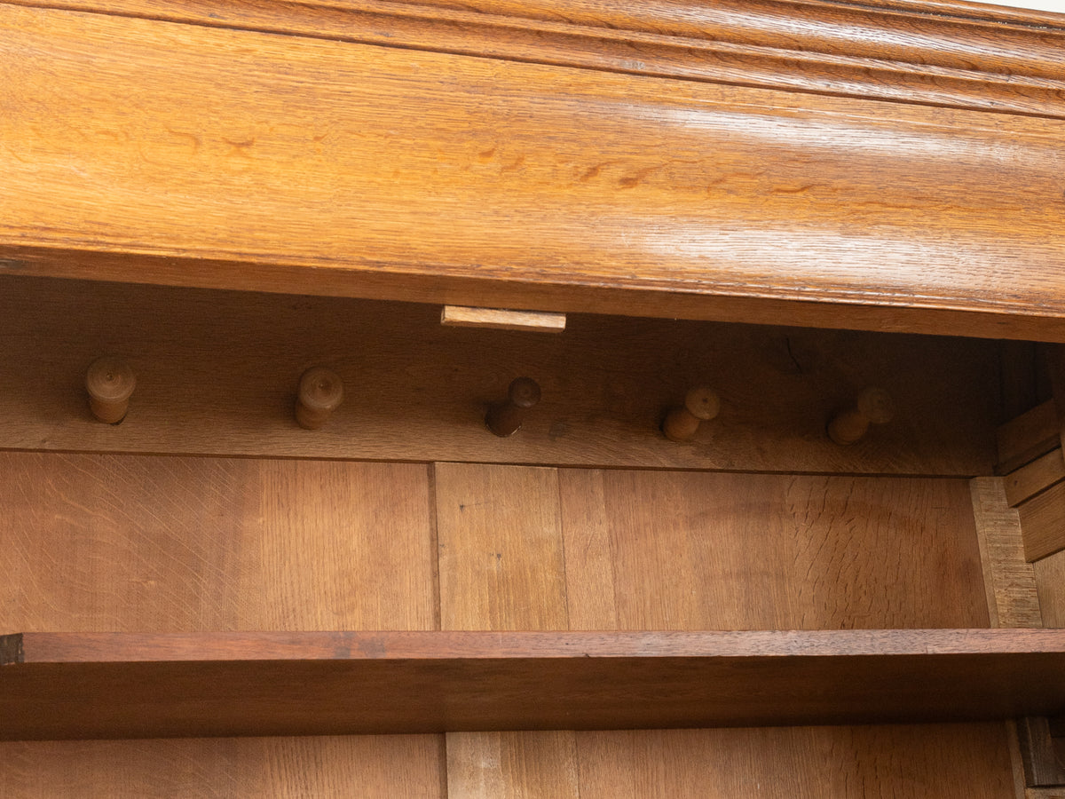Antiker Kleiderschrank aus Eichenholz - Bild 7