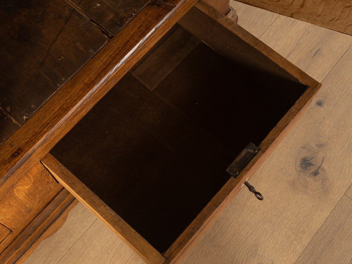 Antiker Kleiderschrank aus Eichenholz - Bild 9
