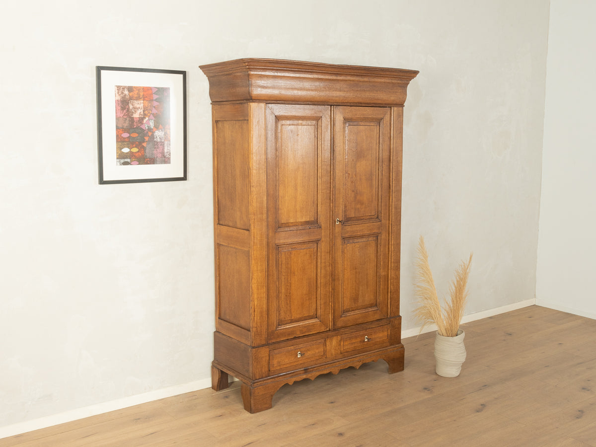 Antiker Kleiderschrank aus Eichenholz - Bild 2