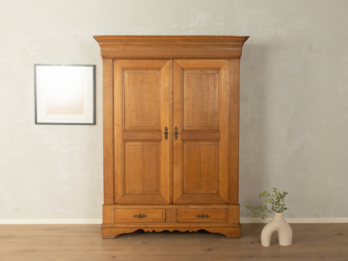 Antiker Kleiderschrank aus Eichenholz - Bild 2