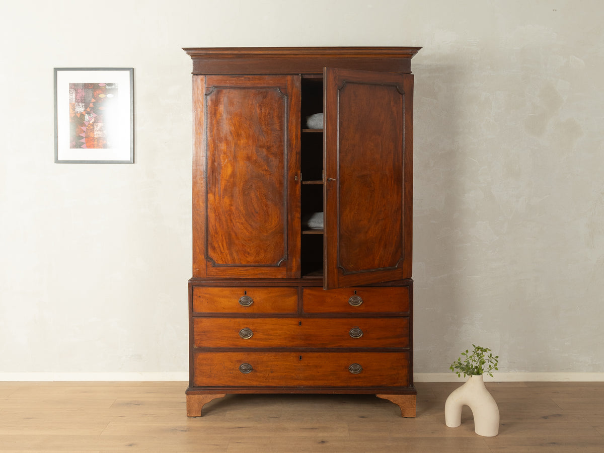 Kleiderschrank im Viktorianischer-Stil - Bild 3