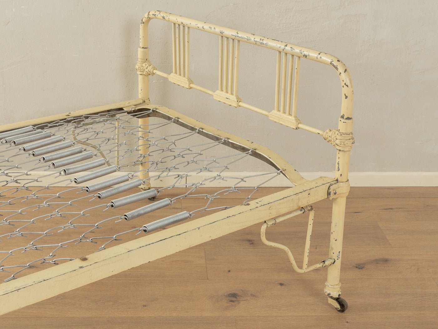 1920er Jahre Bett - Mid Century Friends - Vintage - Retro - Mid Century