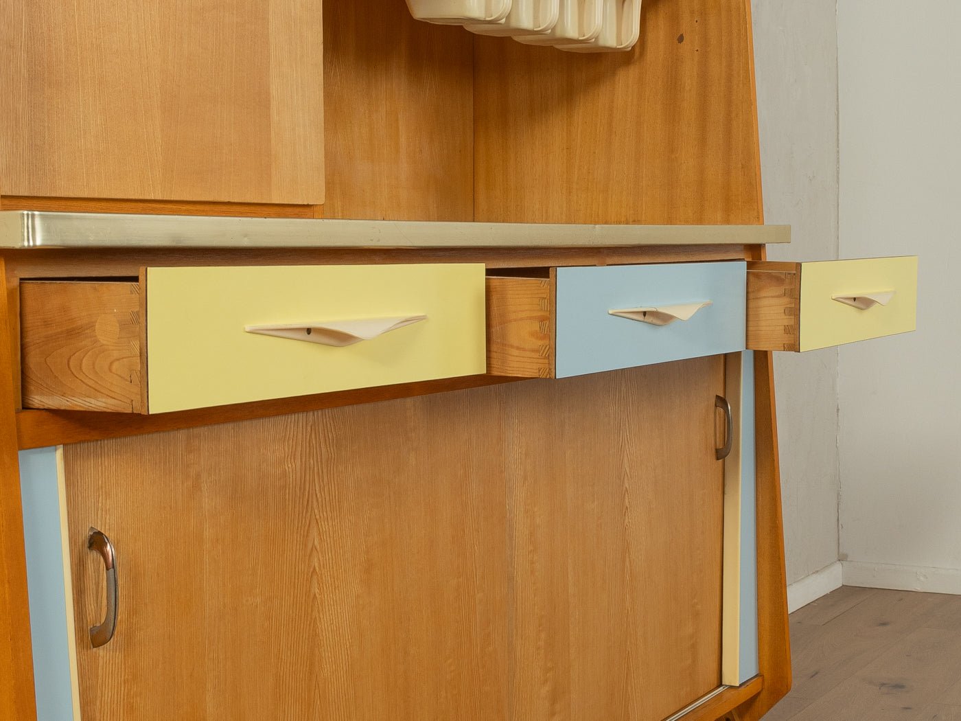 1950er Jahre Küchenschrank - Mid Century Friends - Vintage - Retro - Mid Century