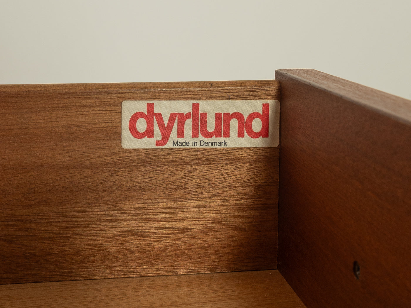 1980er Jahre Sekretär, Dyrlund