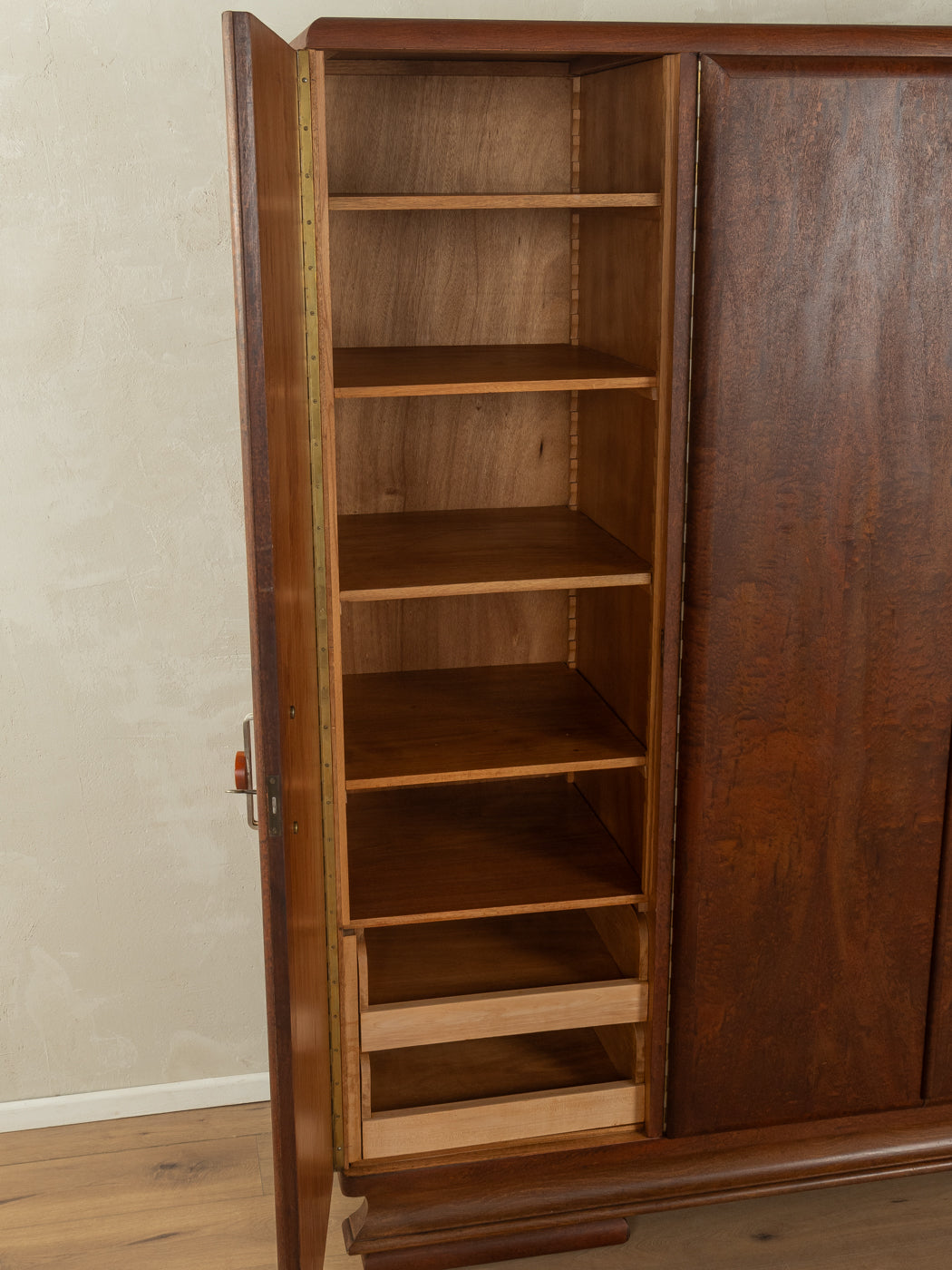 Art déco Kleiderschrank