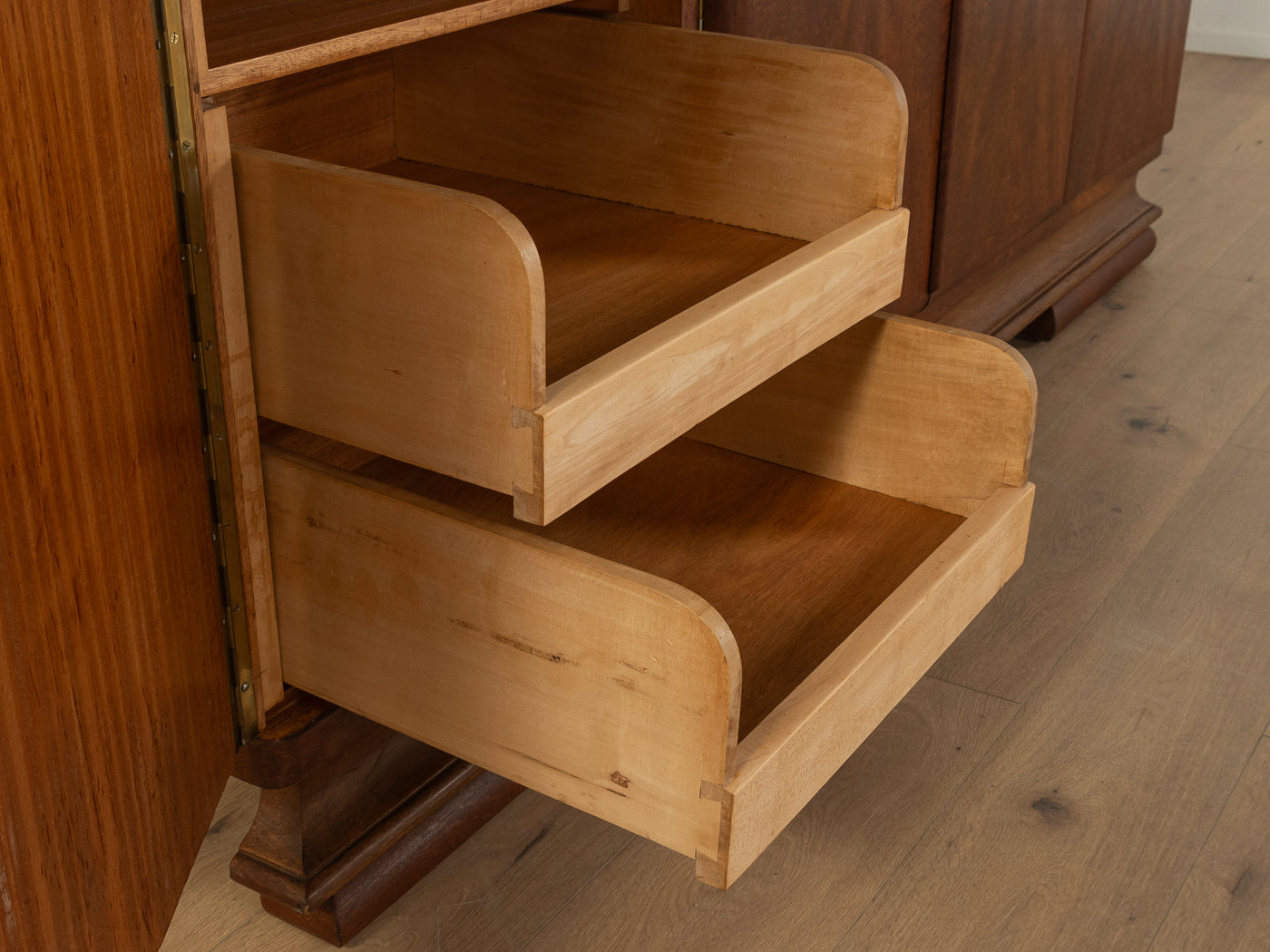Art déco Kleiderschrank