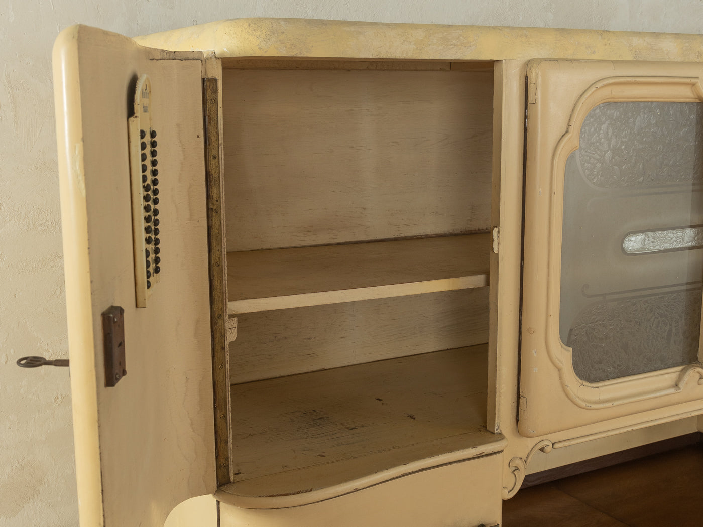 1920er Jahre Art Déco Küchenschrank