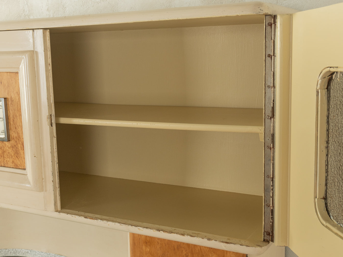 Einzigartiger Art Déco Küchenschrank