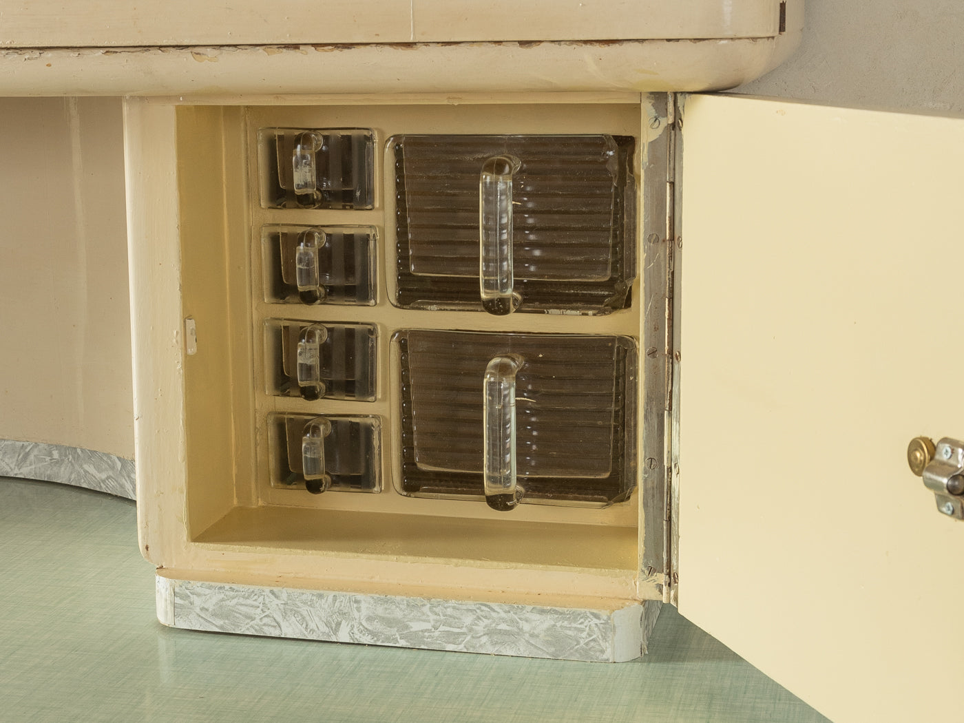 Einzigartiger Art Déco Küchenschrank