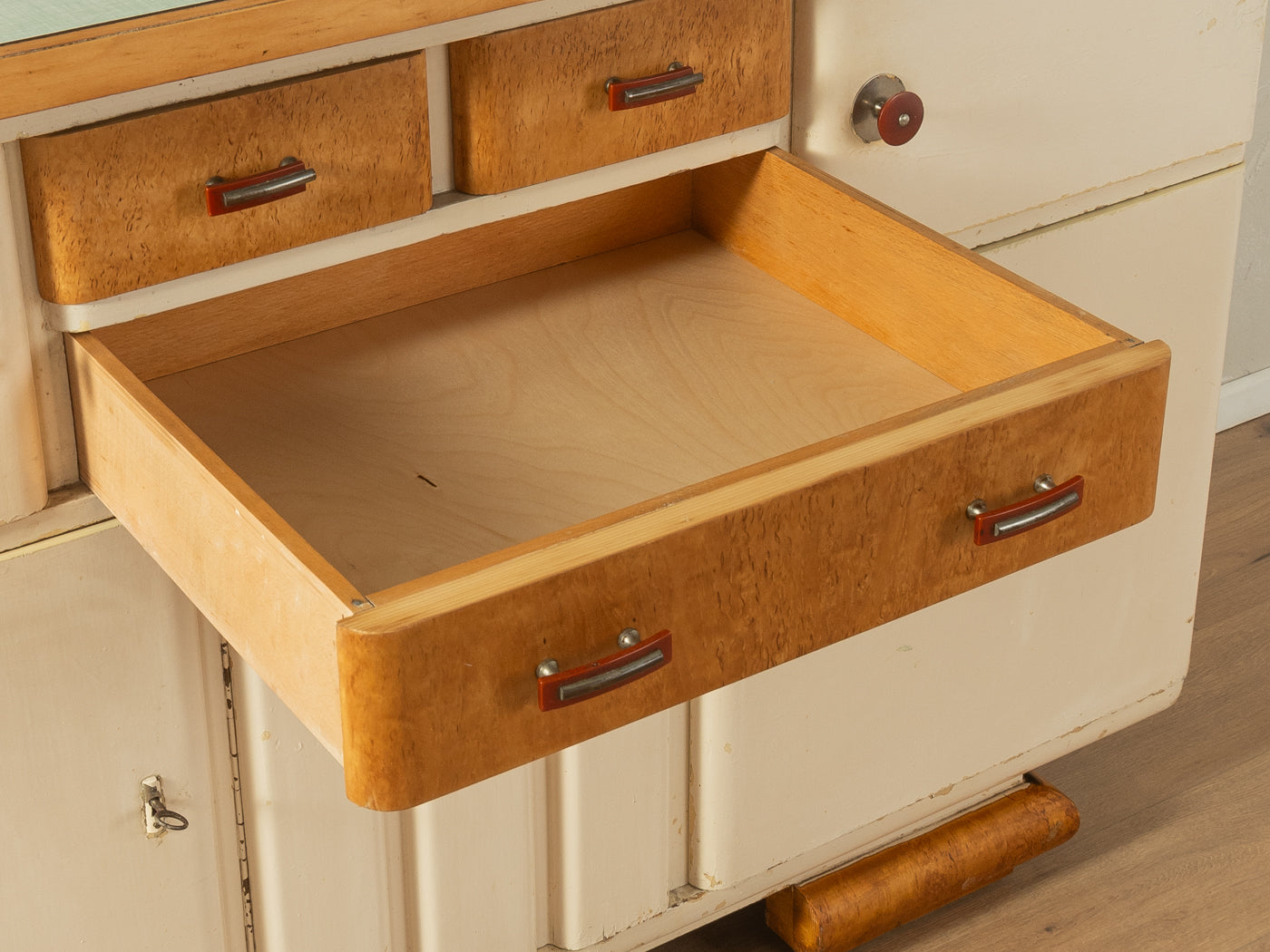 Einzigartiger Art Déco Küchenschrank