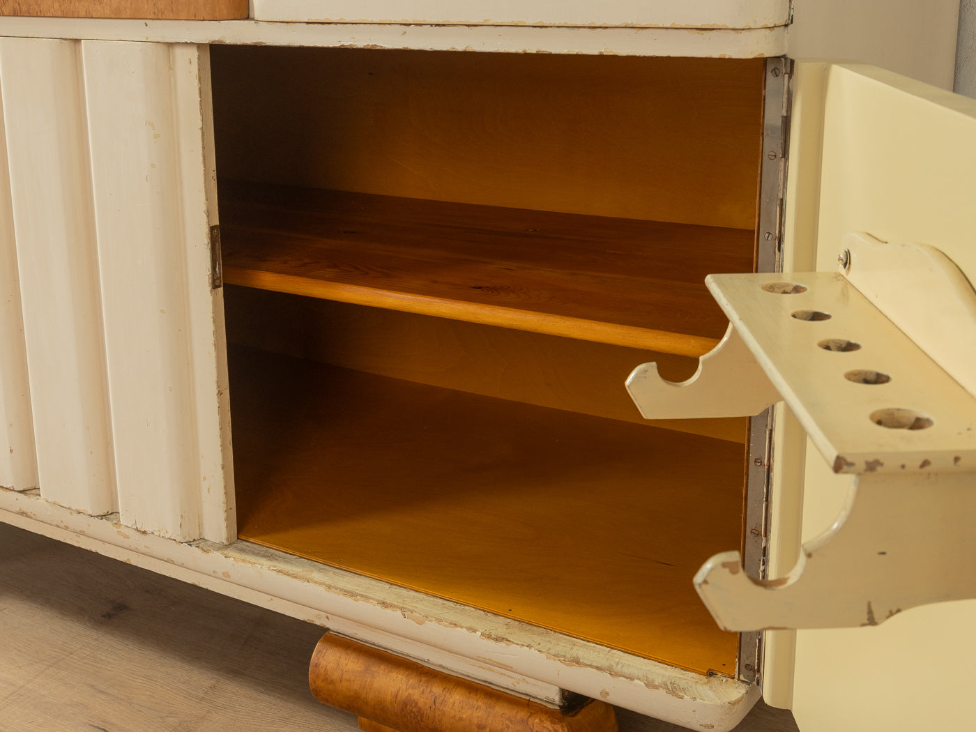 Einzigartiger Art Déco Küchenschrank