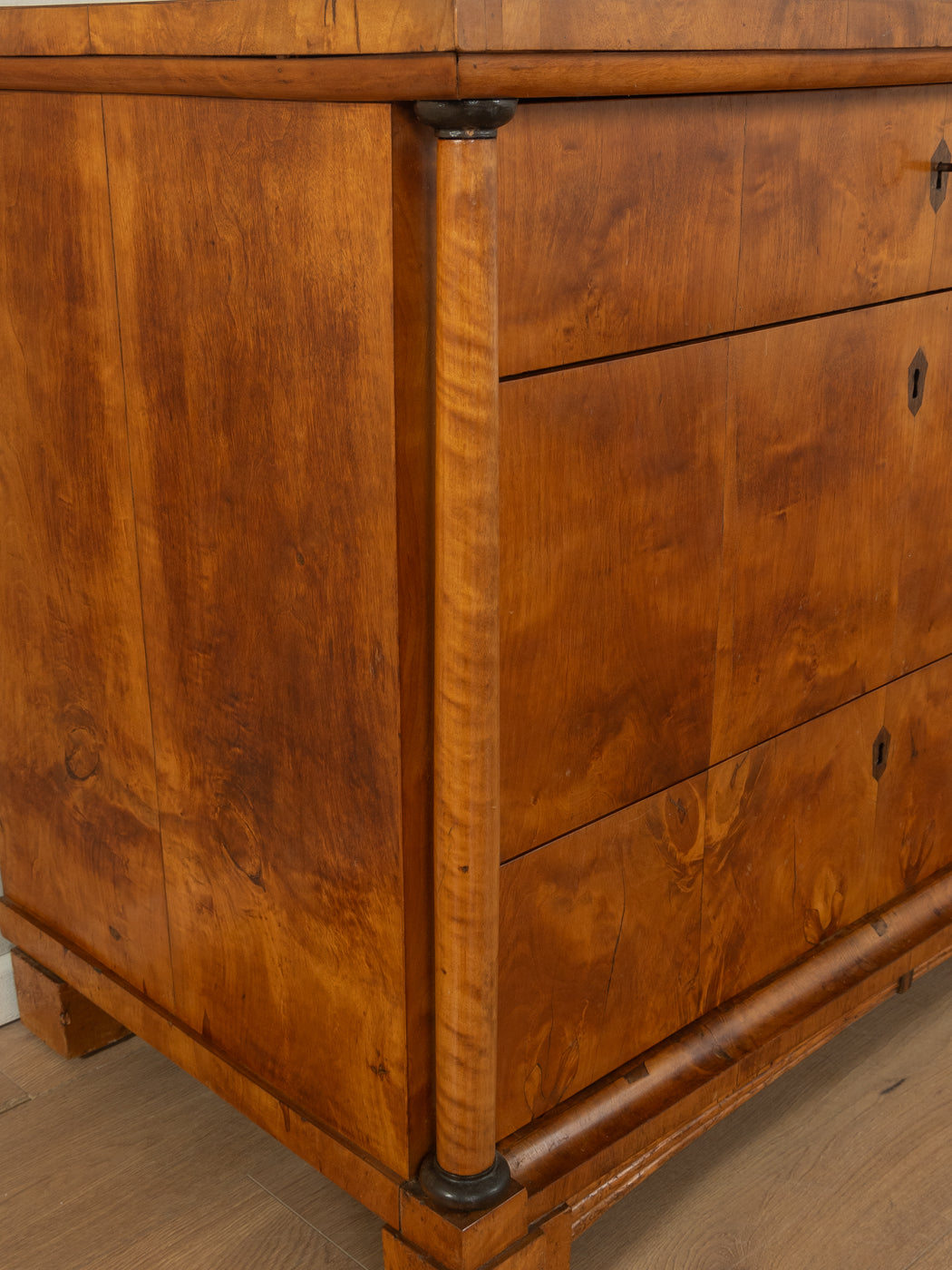 1830s Biedermeier chest of drawers
