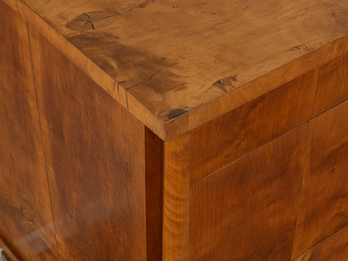 1830s Biedermeier chest of drawers