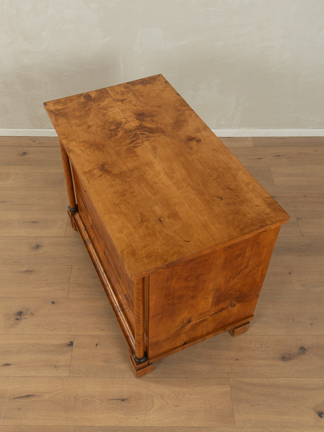 1830s Biedermeier chest of drawers
