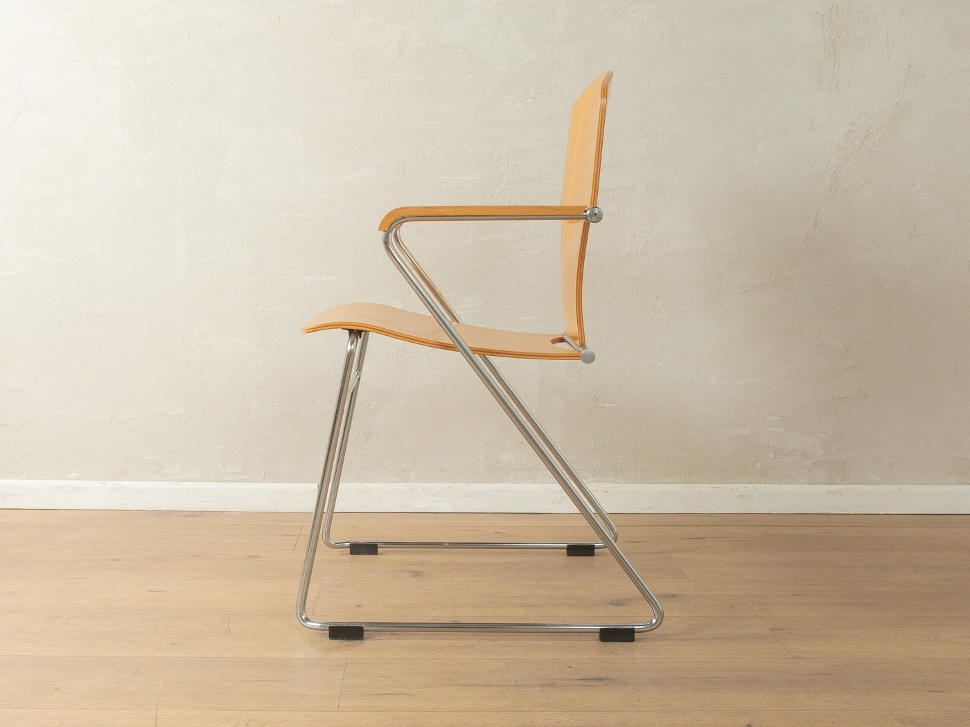 EGOA 300 swing chairs, Josep Mora, Stua