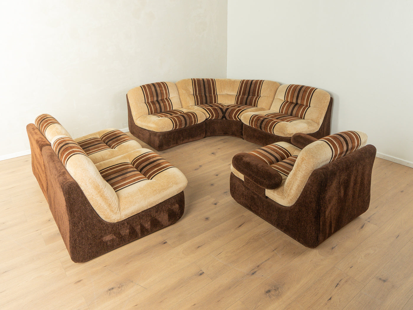 1970s seating group