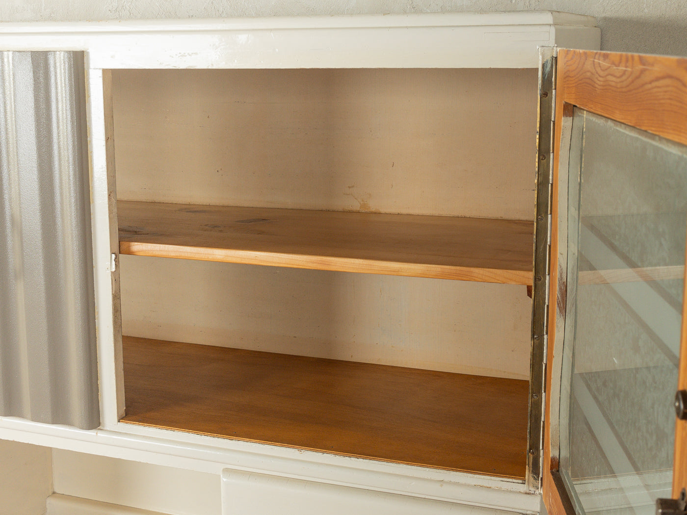 1920er Jahre Art Déco Küchenschrank