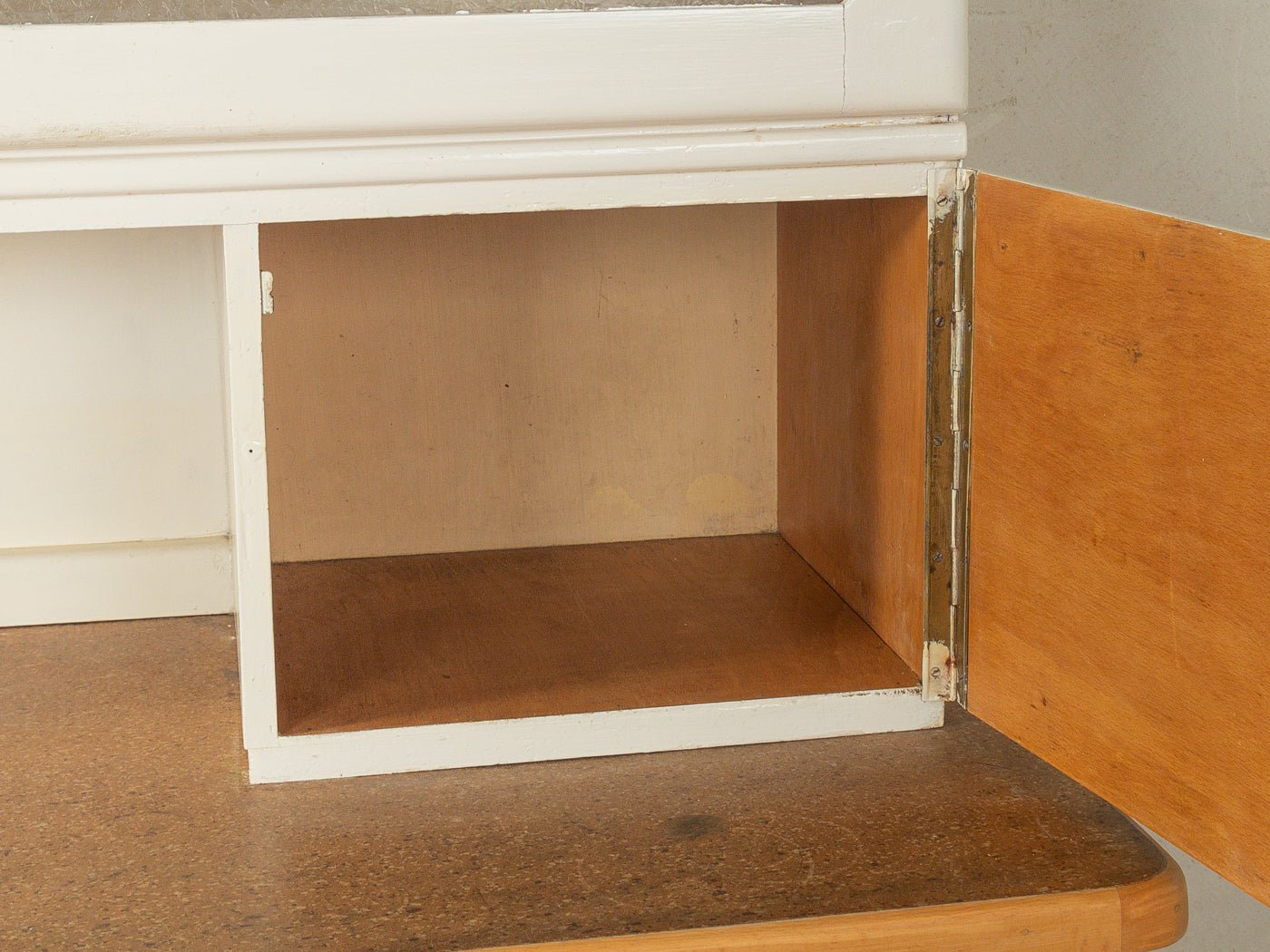 1920er Jahre Art Déco Küchenschrank