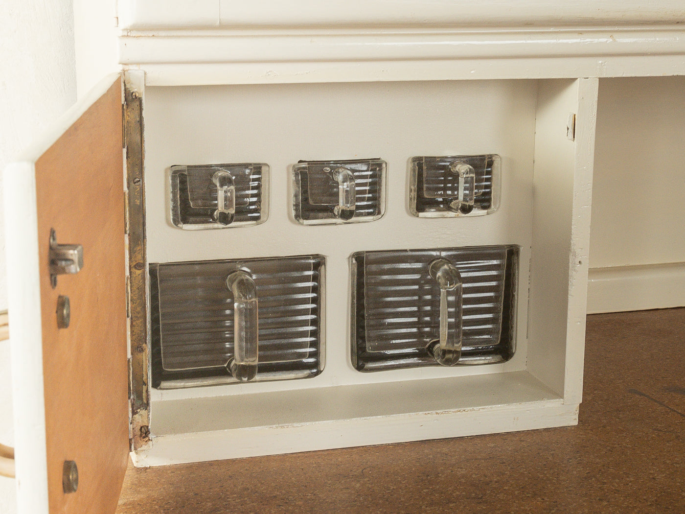 1920er Jahre Art Déco Küchenschrank