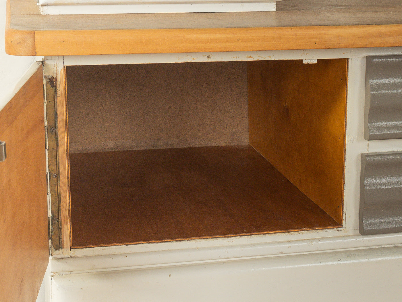 1920er Jahre Art Déco Küchenschrank