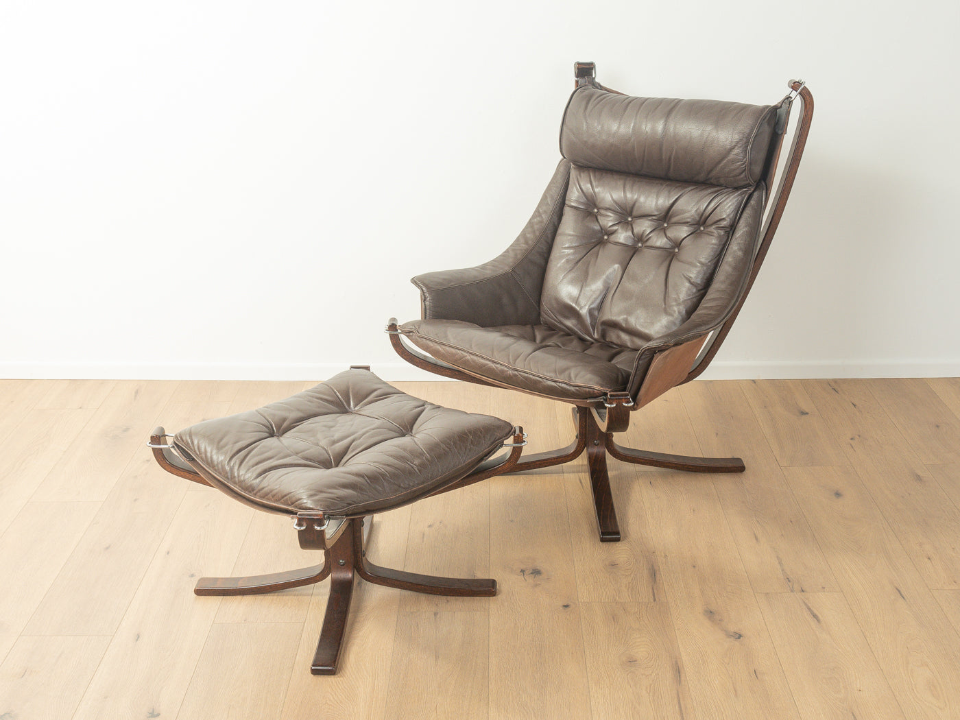 FALCON chair mit Fußhocker, Sigurd Ressell für Vatne Møbler