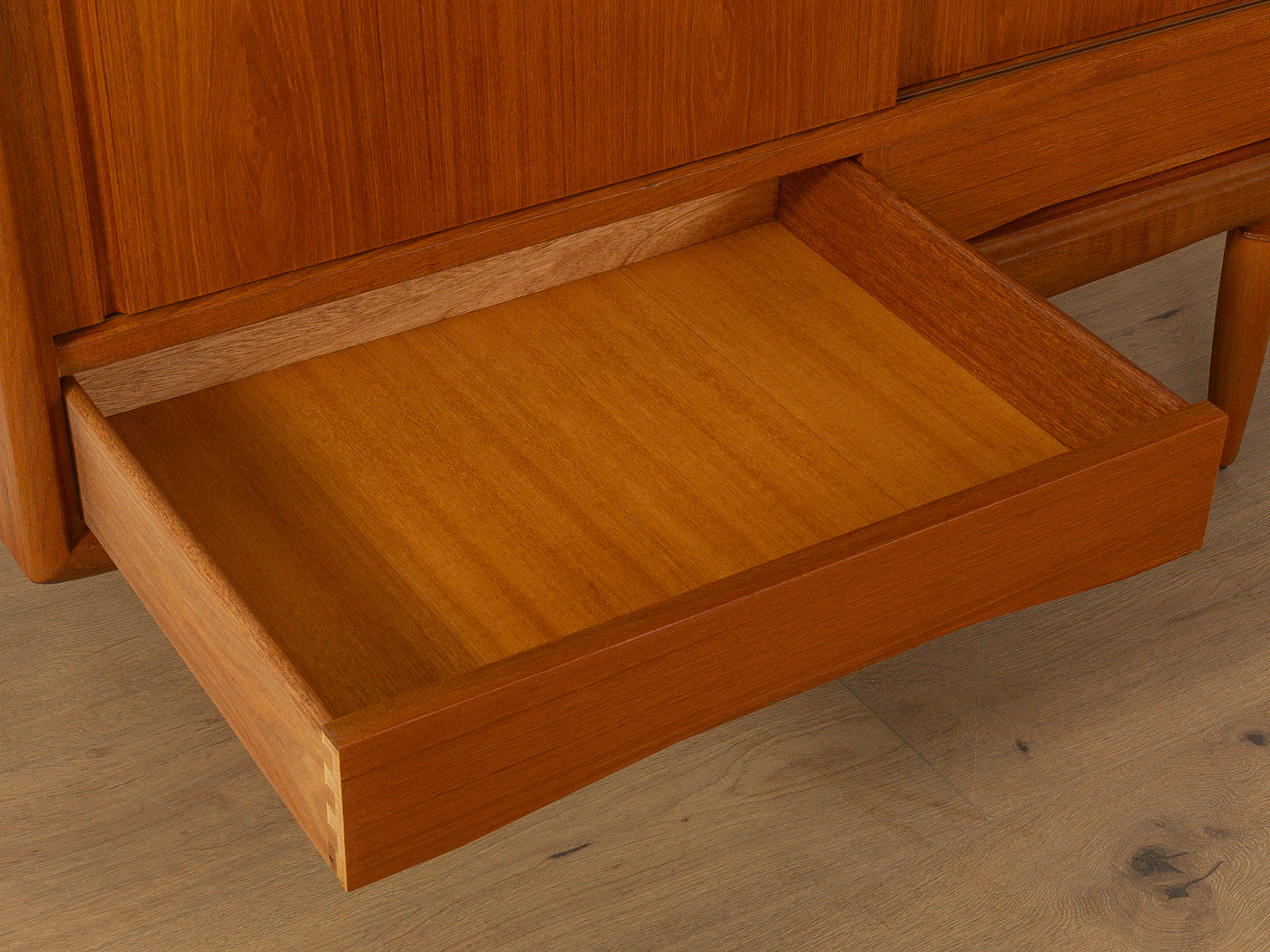 Highboard, Axel Christensen