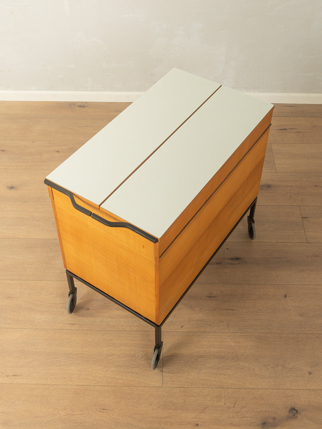 1960er Jahre Barwagen, Hausbar