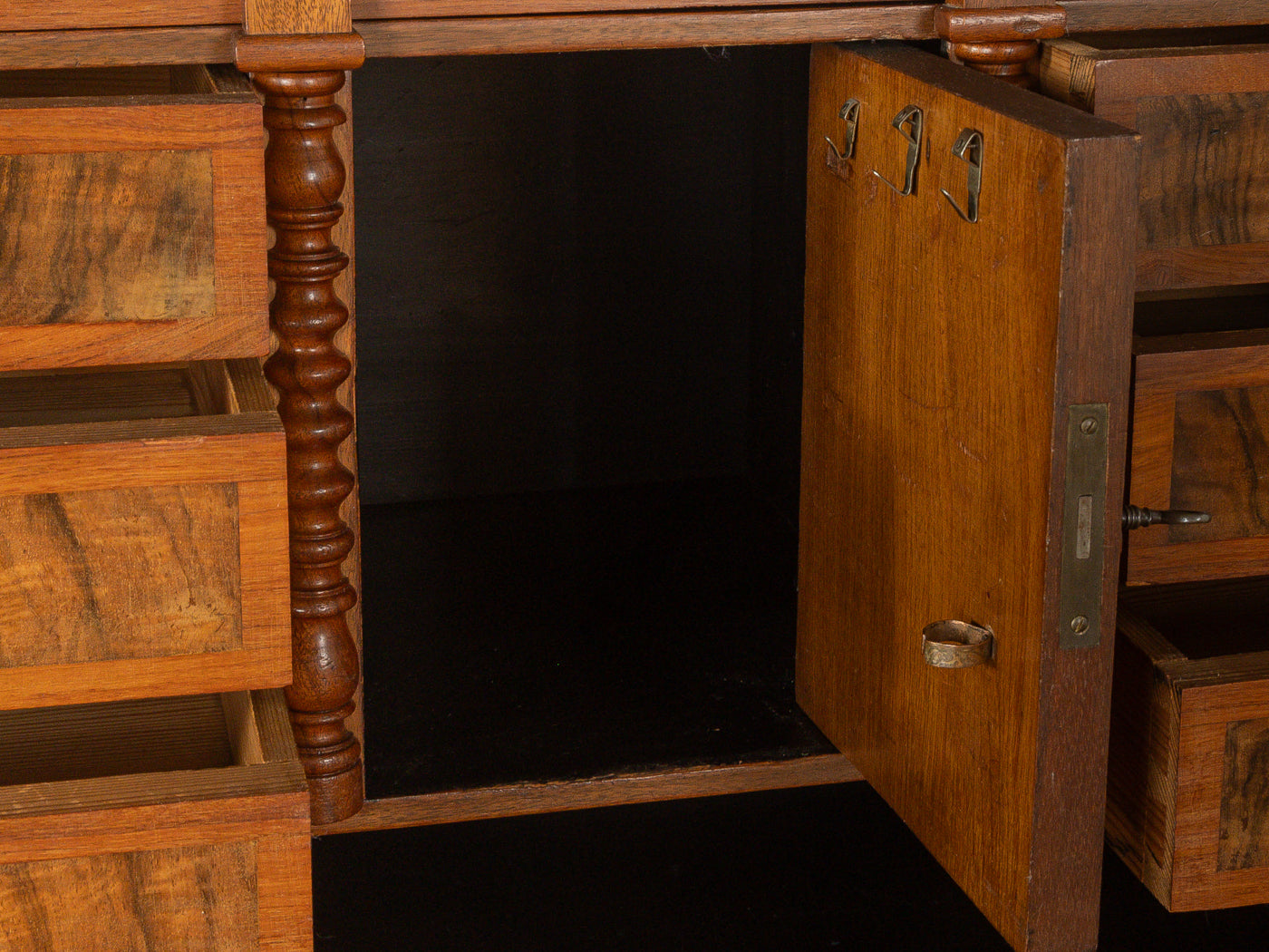 Gründerzeit Sekretär