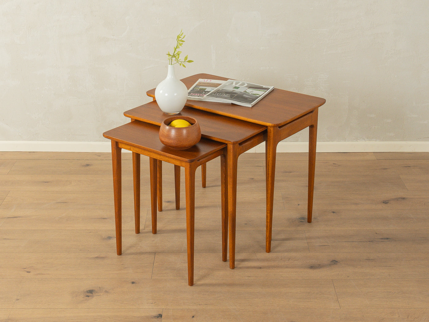 1960er Jahre Nesting Tables, Lotos