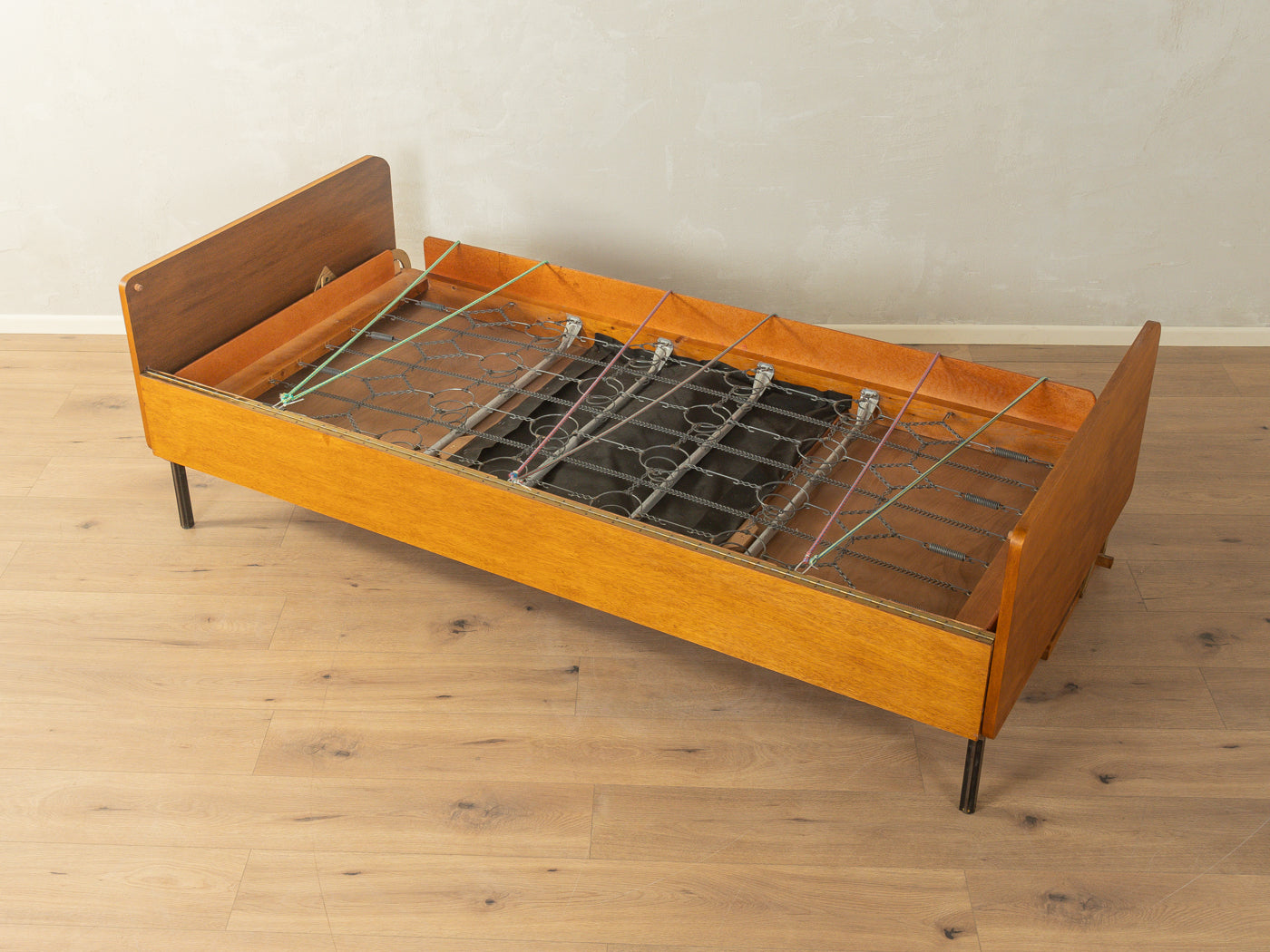 Einzigartiges Klappbett